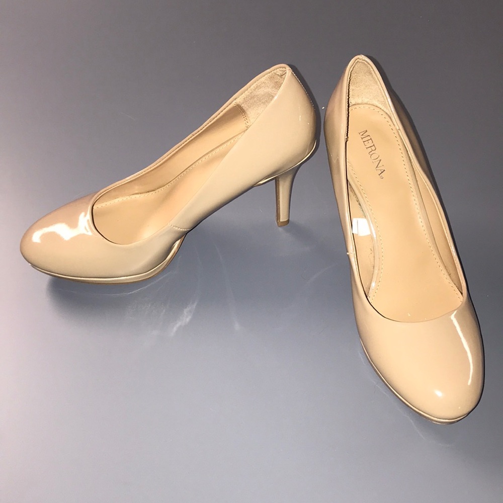 Nude heels! New condition